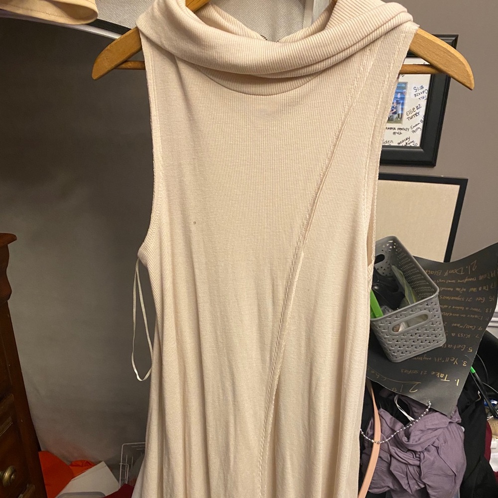 Turtle neck sleeveless dress